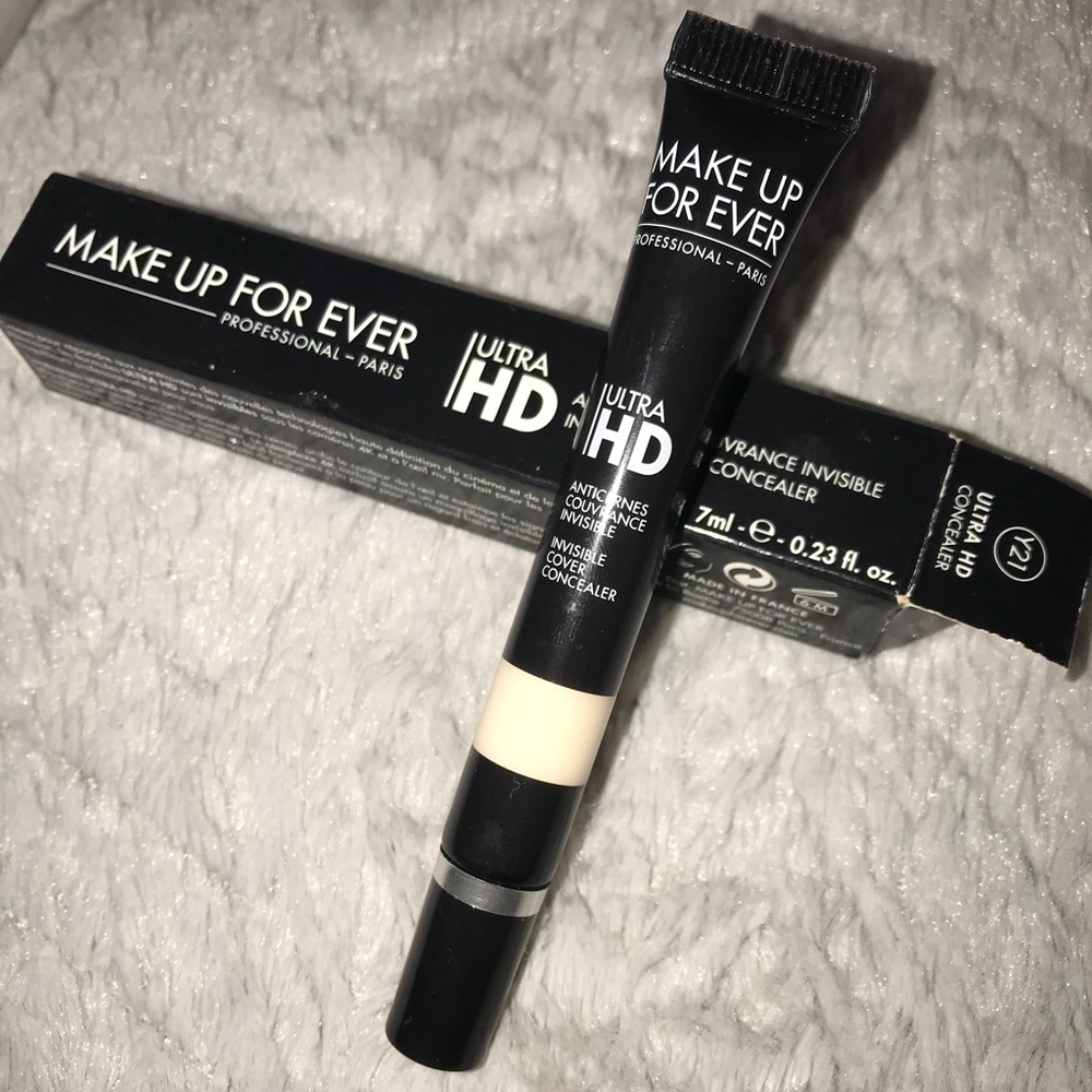 NEW••MAKEUP FOREVER HD CONCEALER “Y21”